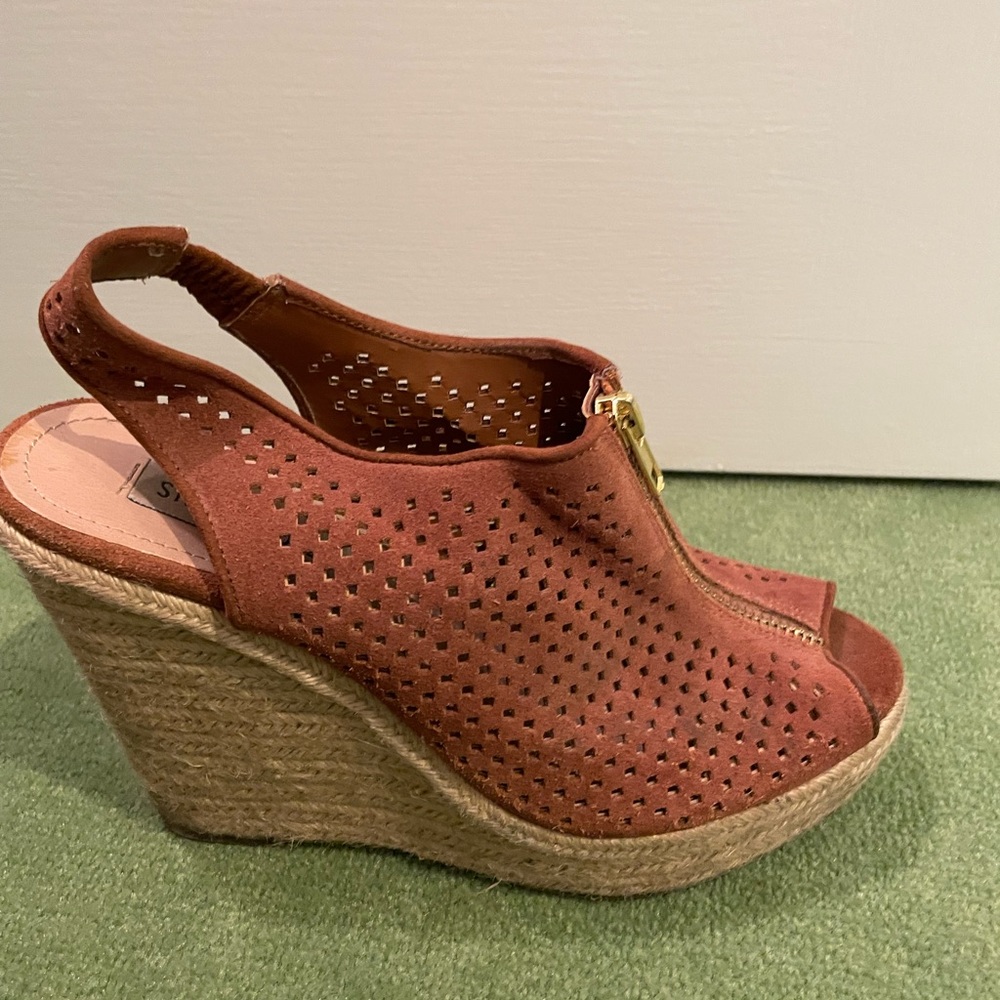 Steve Madden brown suede wedges